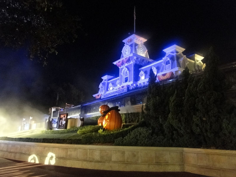 Mickey's Very Early Halloween Party