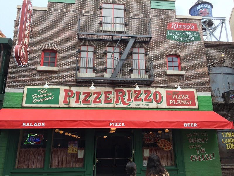 PizzeRizzo - Pizza and Plenty of Seats
